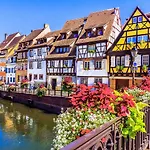 Première Classe Colmar Nord - *
